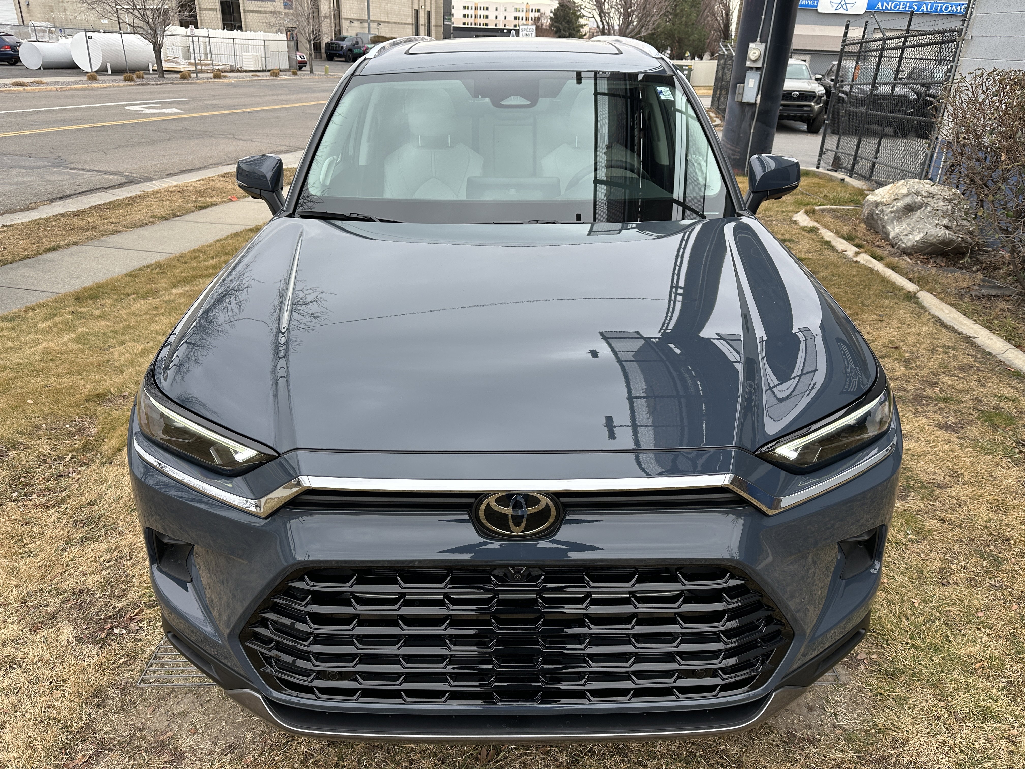 Used 2025 Toyota Grand Highlander AWD image 12