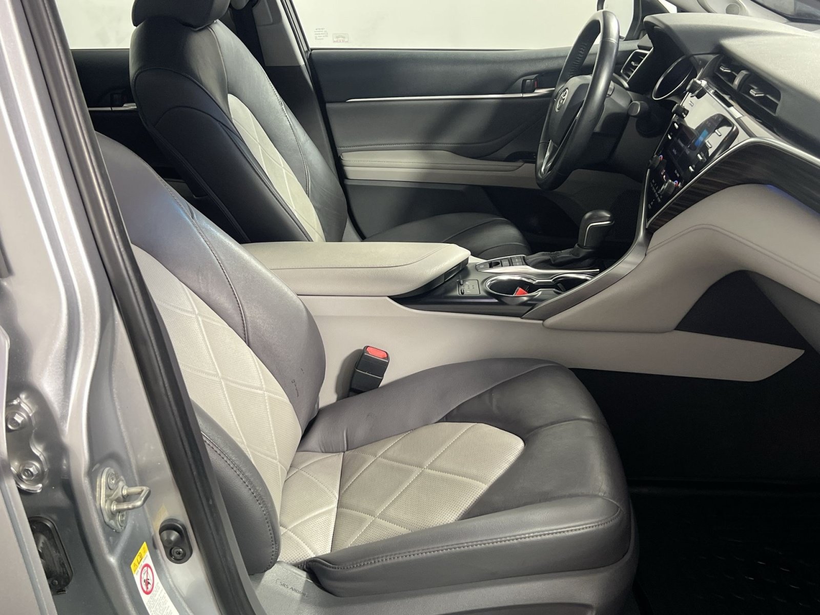 Used 2018 Toyota Camry XLE w/ Audio Package FWD image 29