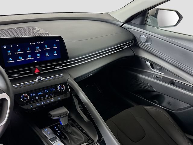 Used 2023 Hyundai Elantra SEL w/ Convenience Package FWD image 22