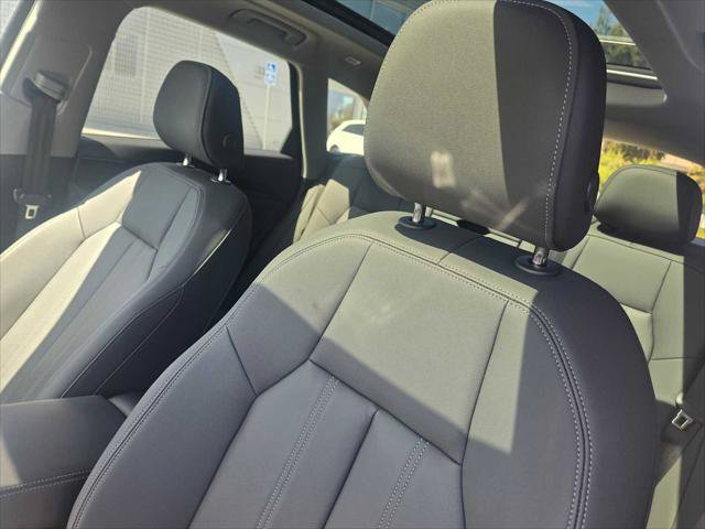 Used 2025 Audi Q5 Premium w/ Convenience Package AWD/4WD image 25