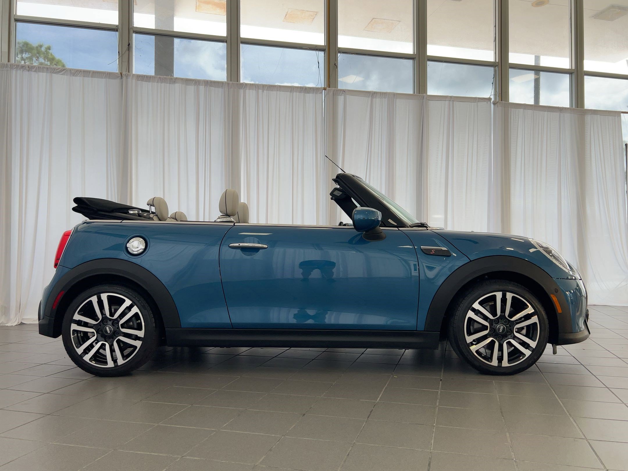 Certified 2023 MINI Cooper S image 8