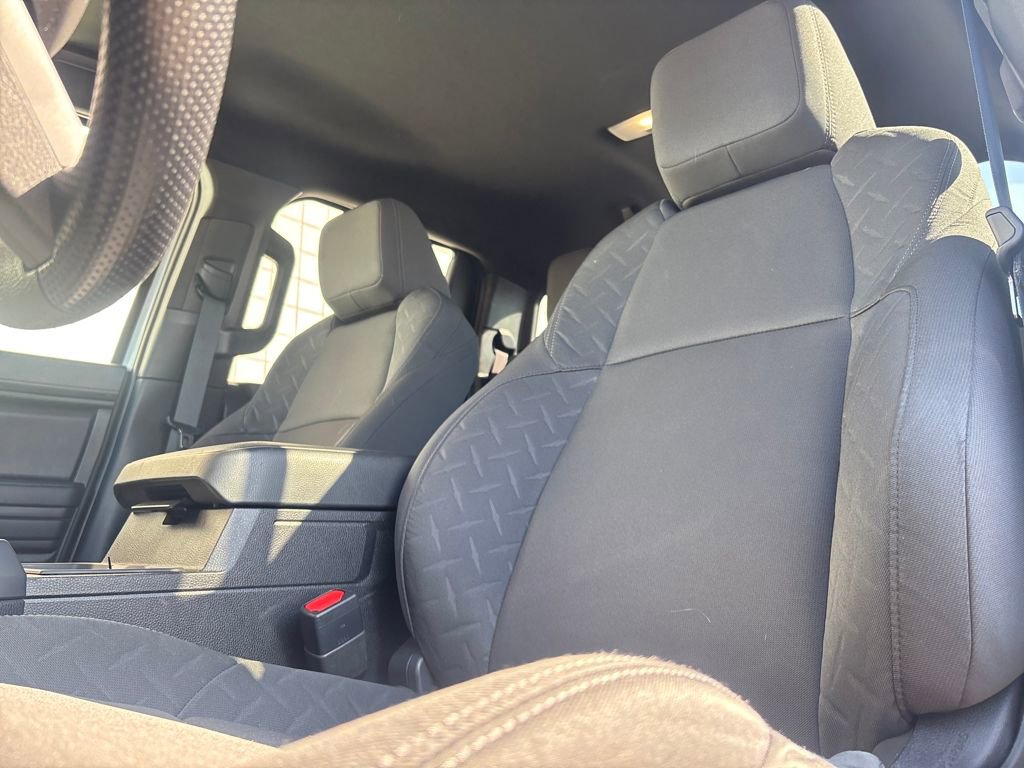 Used 2025 Toyota Tacoma SR image 9