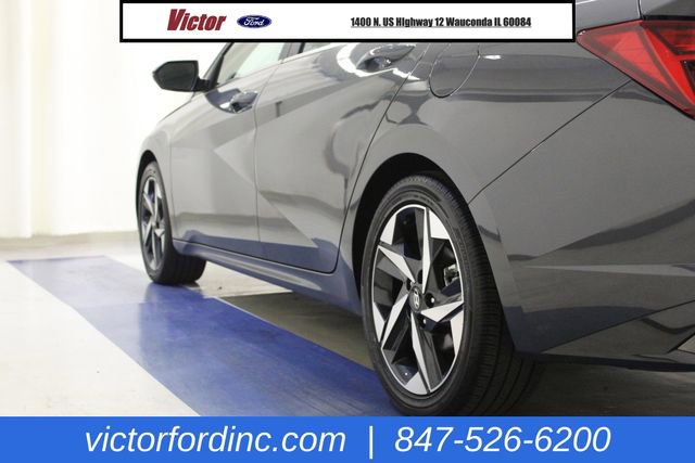 Used 2023 Hyundai Elantra Limited image 12