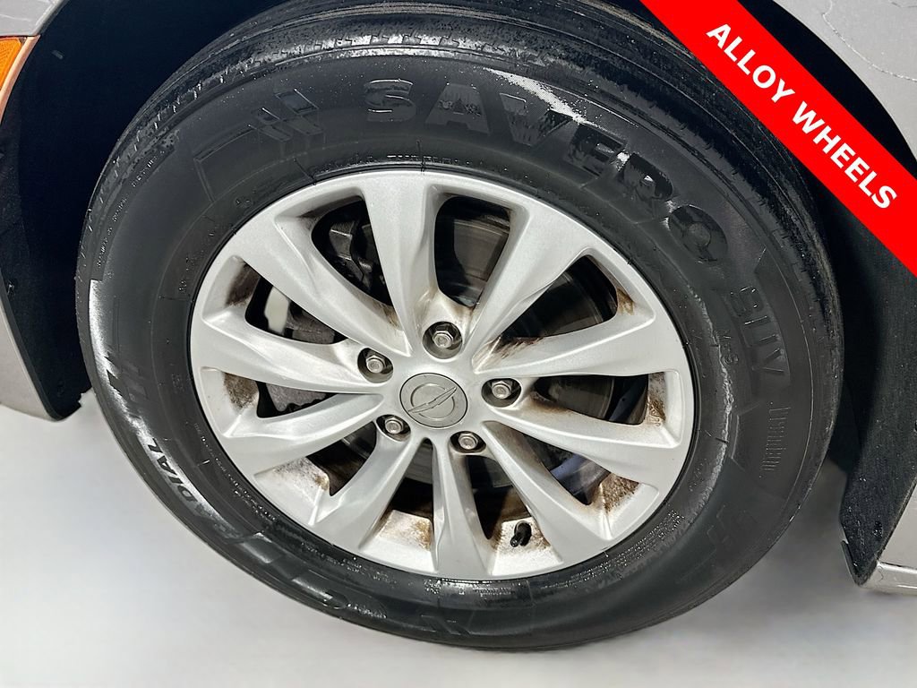 Used 2018 Chrysler Pacifica Touring-L image 30