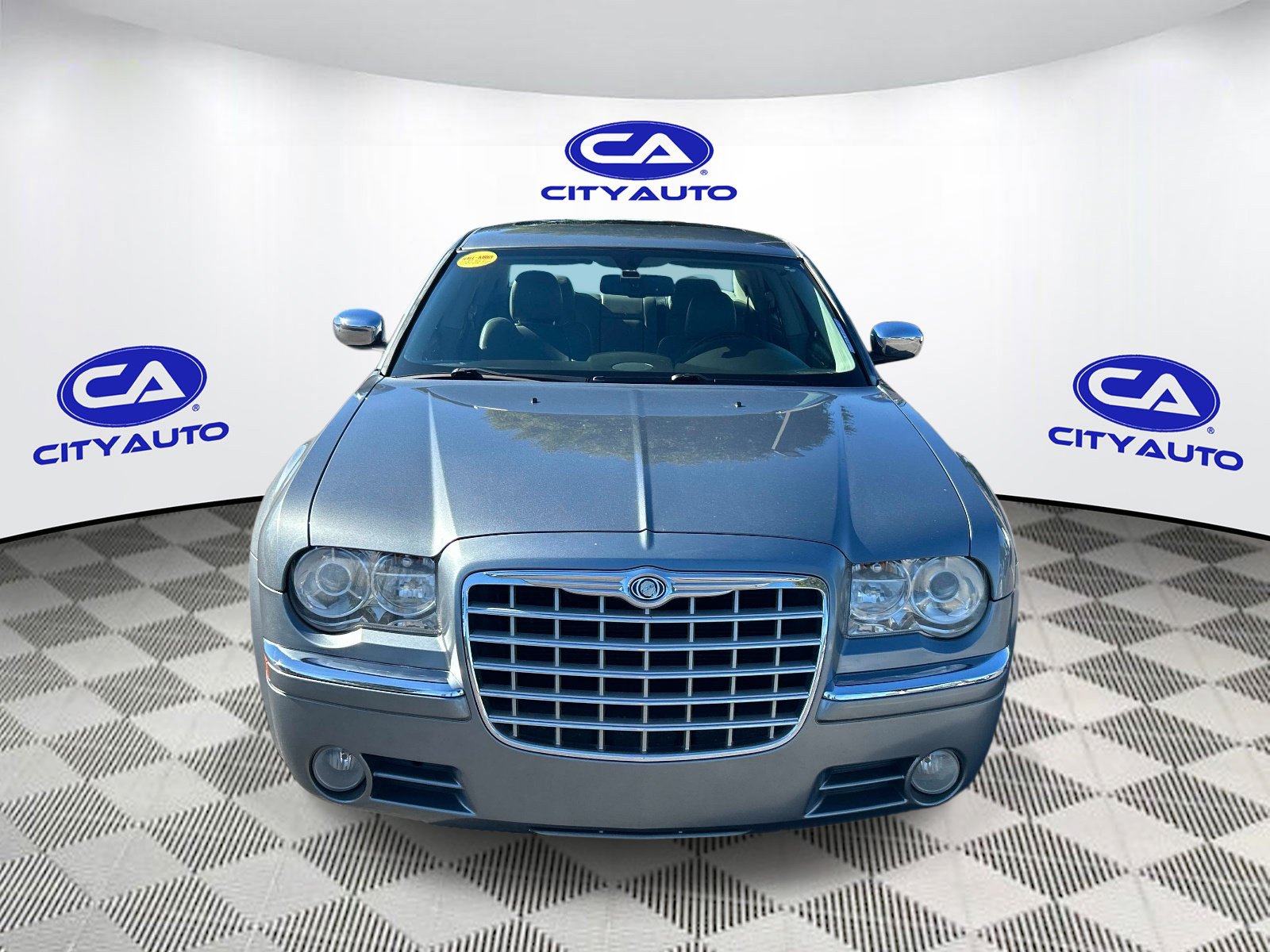 Used 2006 Chrysler 300 C w/ Navigation & Sound Group II RWD image 10