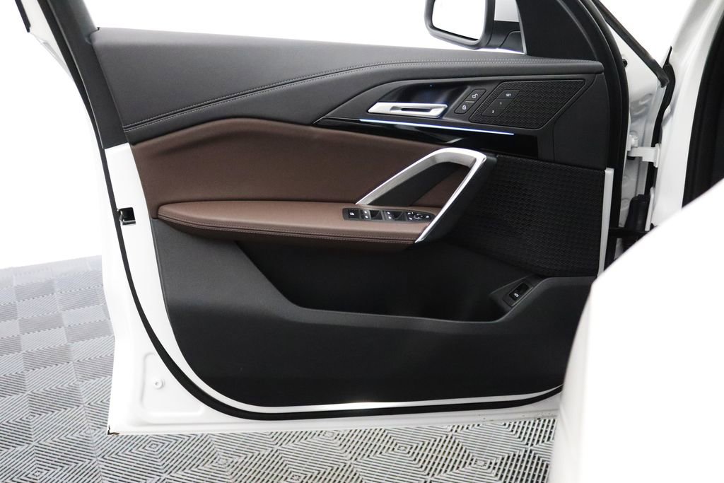 Used 2023 BMW X1 xDrive28i w/ Convenience Package image 11