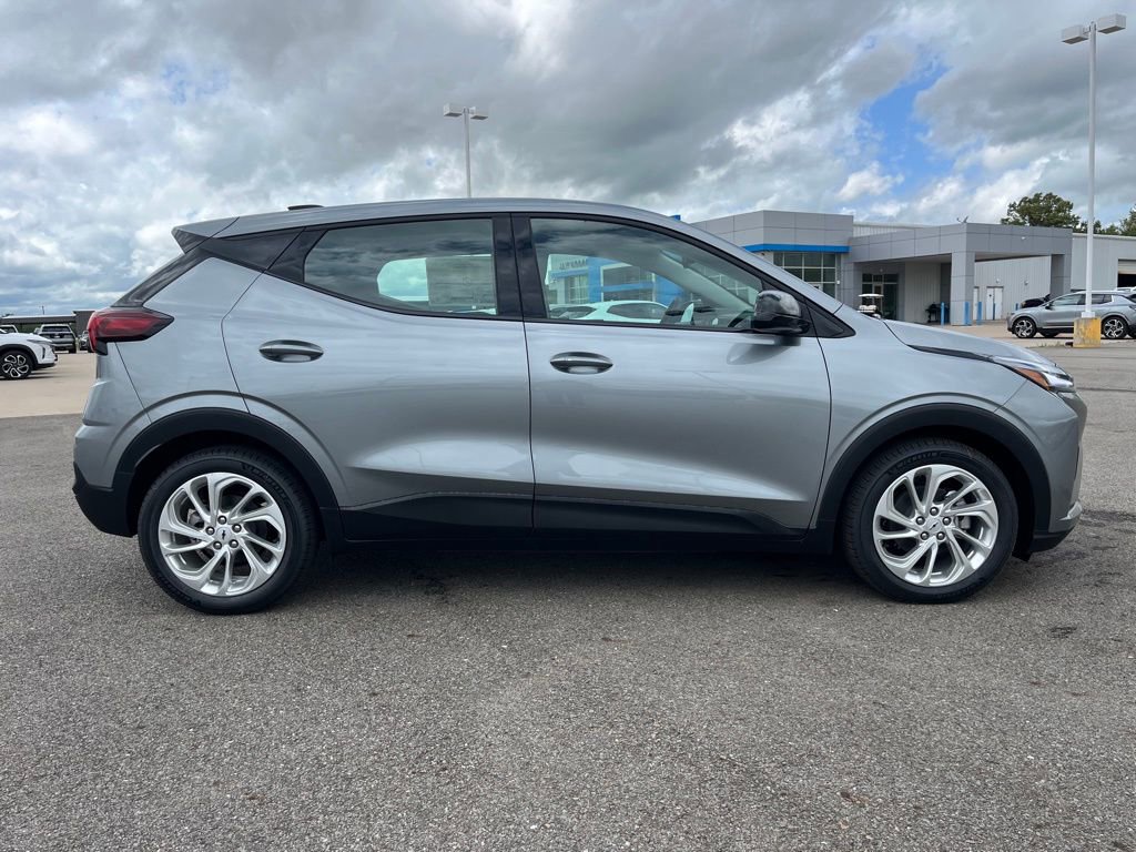 New 2027 Chevrolet Bolt LT w/ Comfort Package image 6