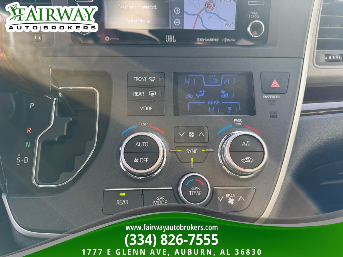 Used 2020 Toyota Sienna Limited Premium w/ Carpet Mat Package AWD/4WD image 24
