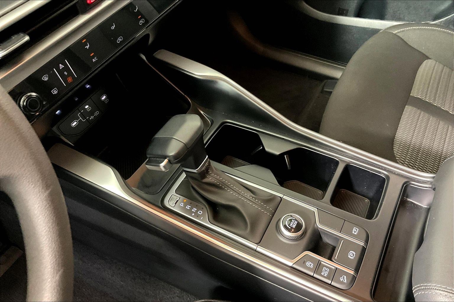 Certified 2025 Kia Sorento LX FWD image 18