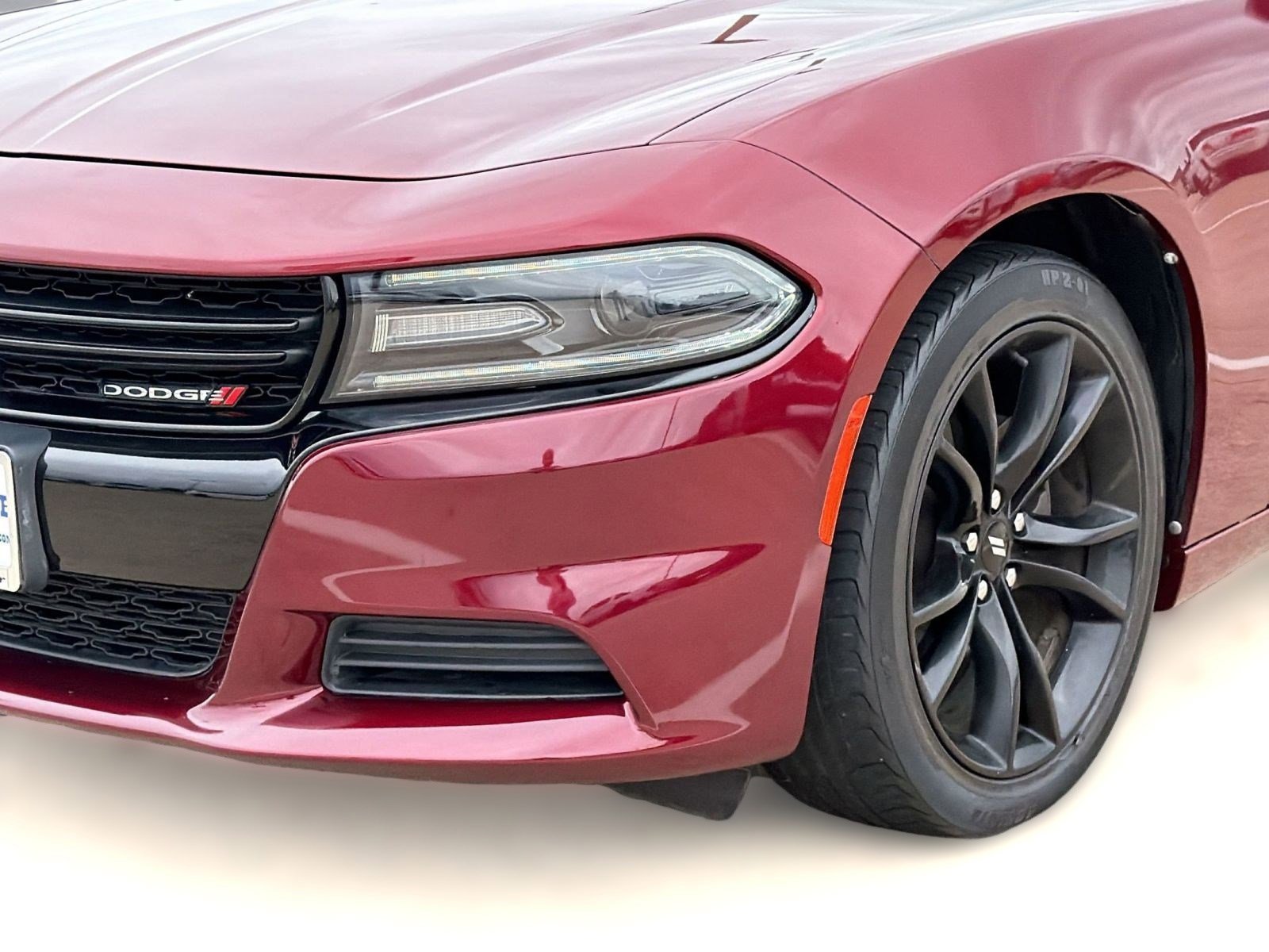 Used 2018 Dodge Charger SXT w/ Blacktop Package RWD image 11
