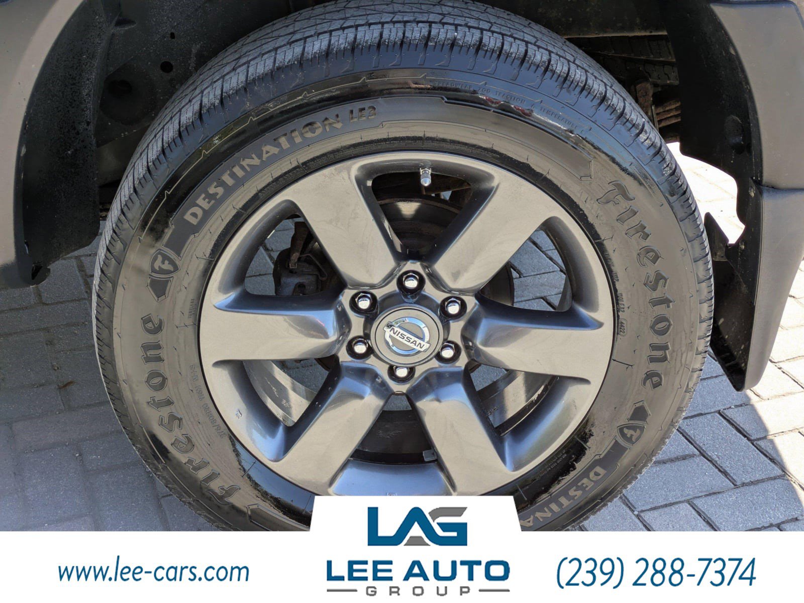 Used 2015 Nissan Titan SV w/ SV Value Truck Package AWD/4WD image 9