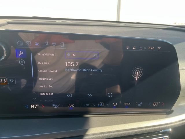 New 2027 Chevrolet Traverse LT w/ Sun and Wheel Package FWD image 29