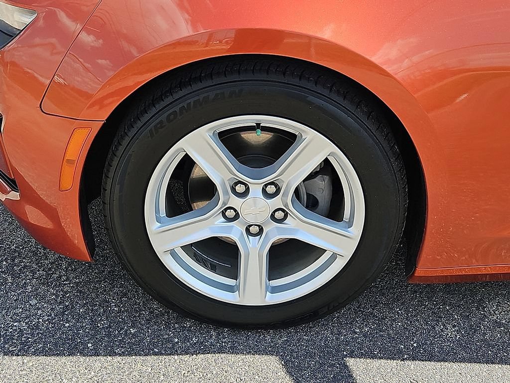 Used 2023 Chevrolet Camaro LT RWD image 13