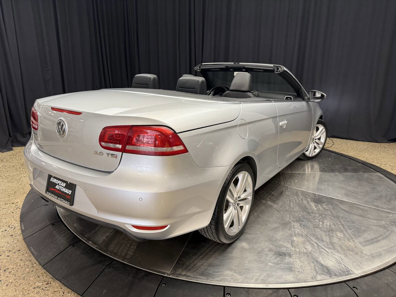 Used 2012 Volkswagen Eos Lux FWD image 11