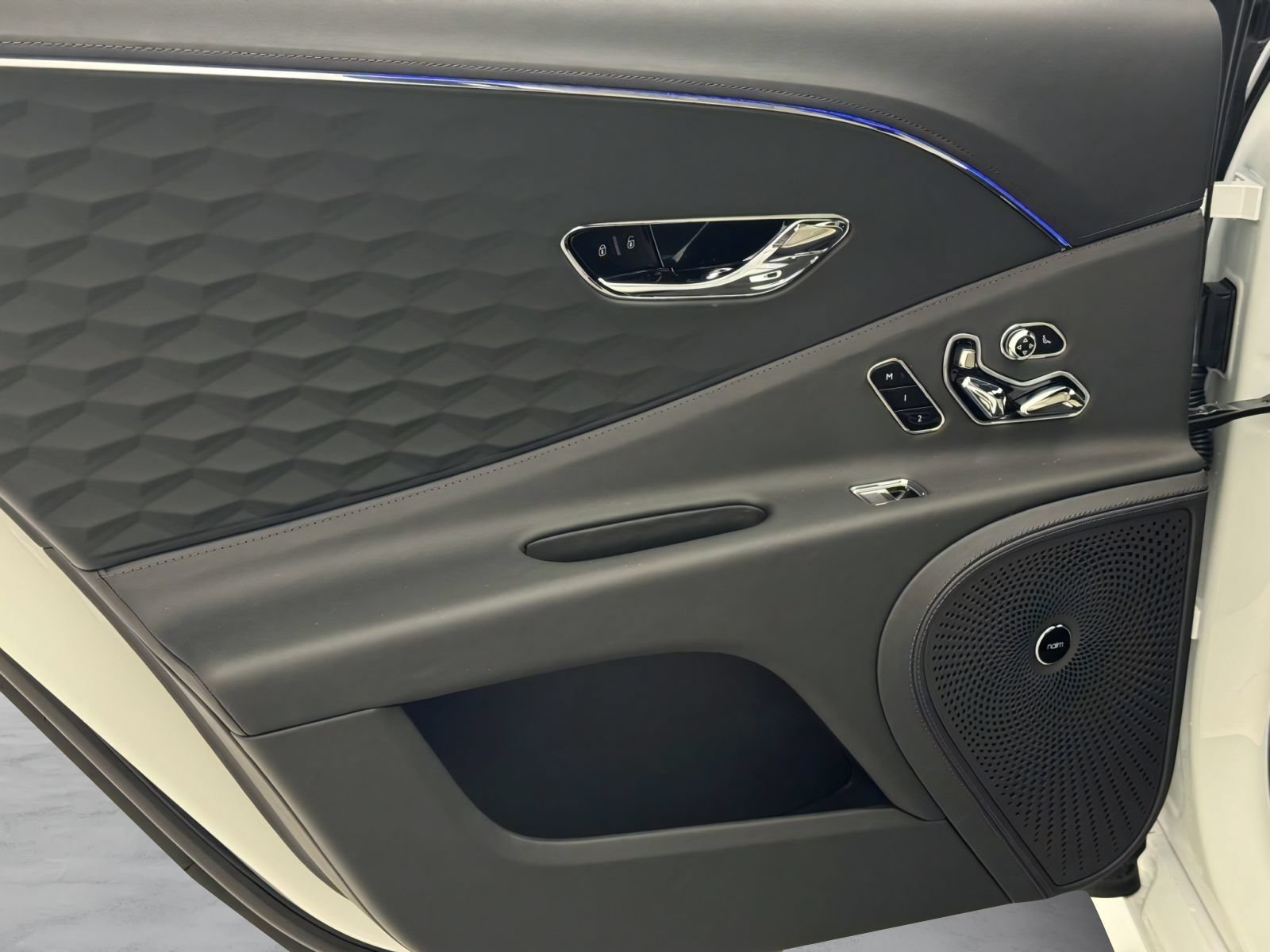 New 2026 Bentley Flying Spur Plug-In Hybrid AWD/4WD image 20