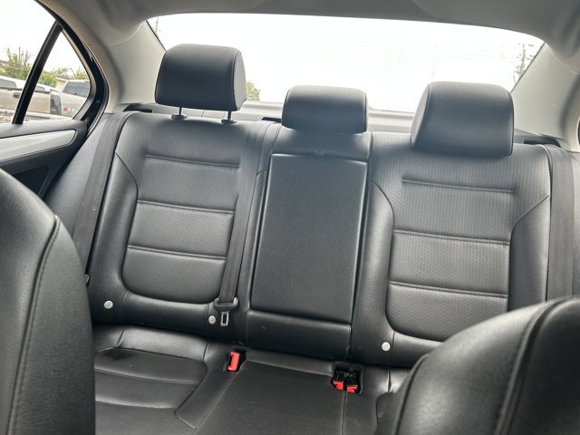 Used 2013 Volkswagen Jetta SE FWD image 9