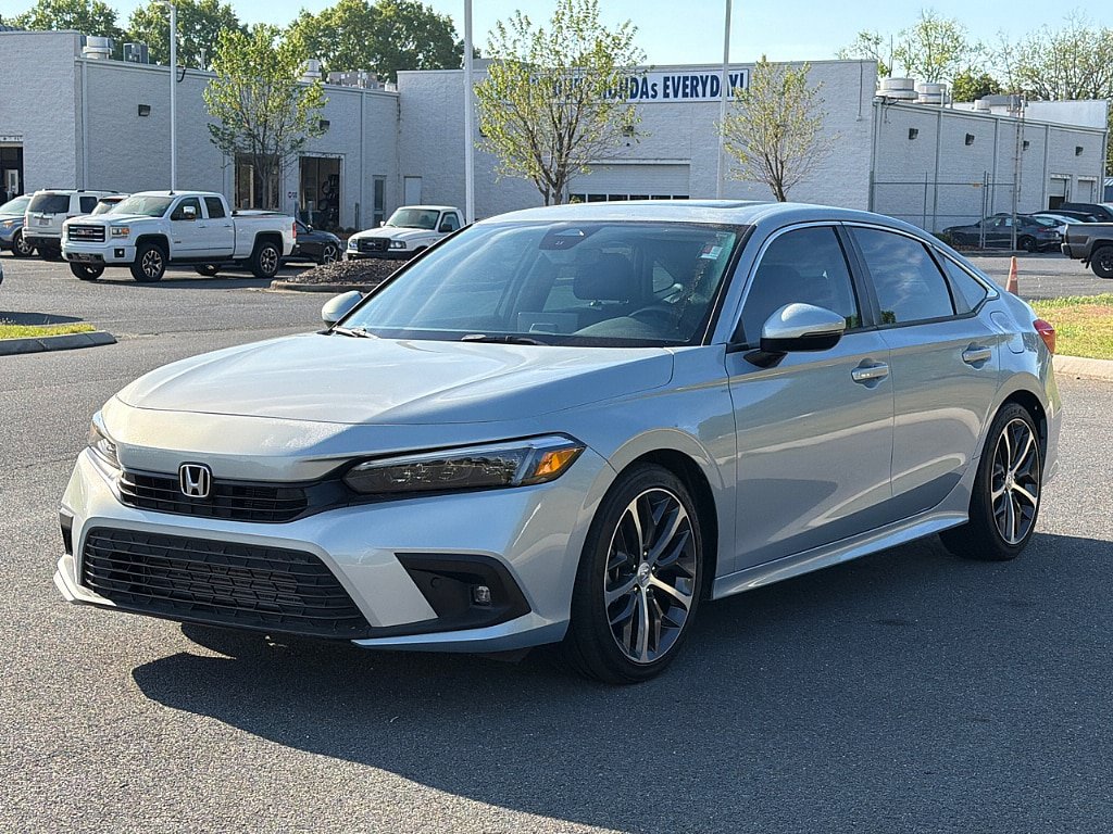 Used 2023 Honda Civic Touring image 5