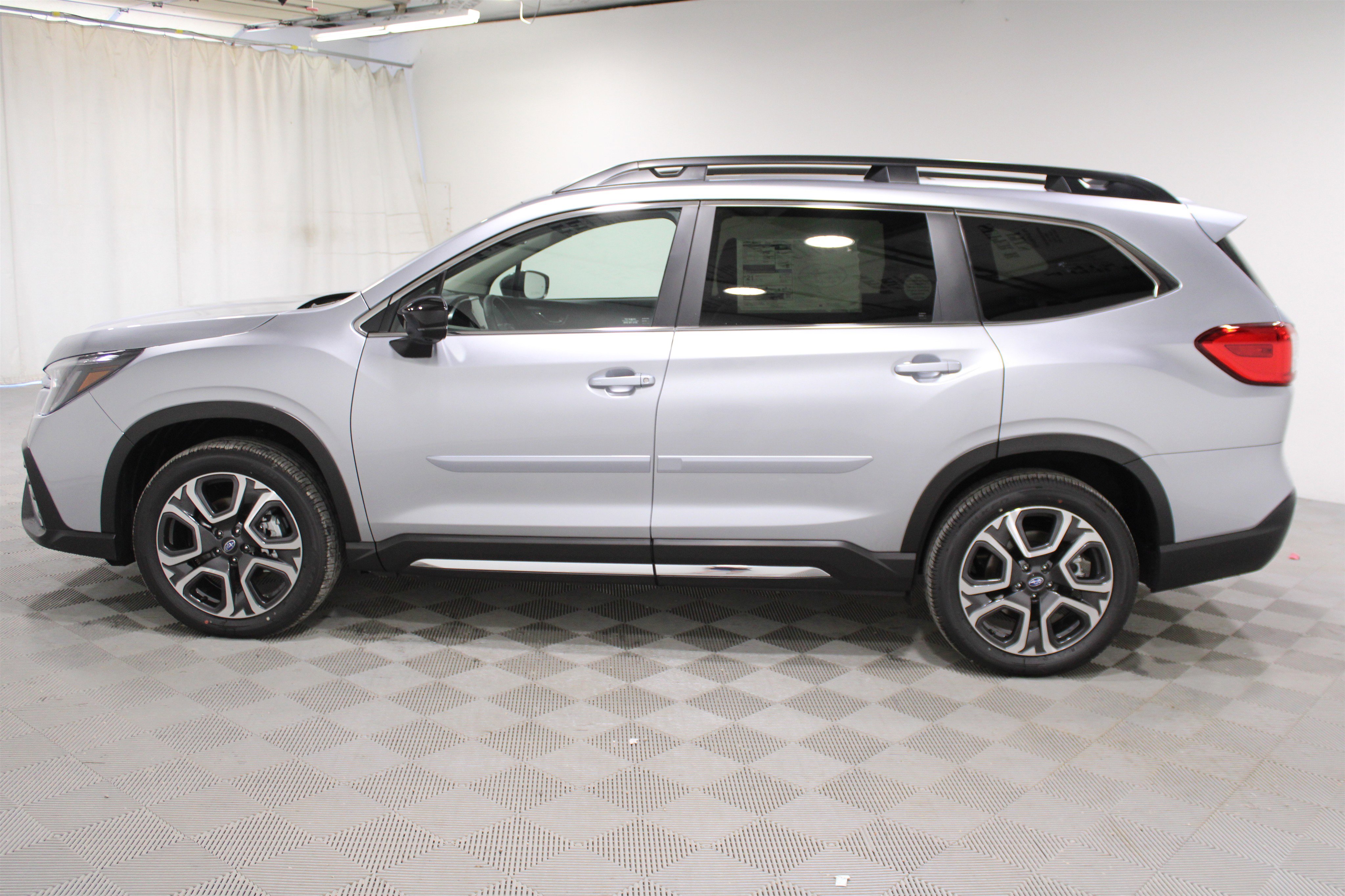 New 2025 Subaru Ascent Limited image 33