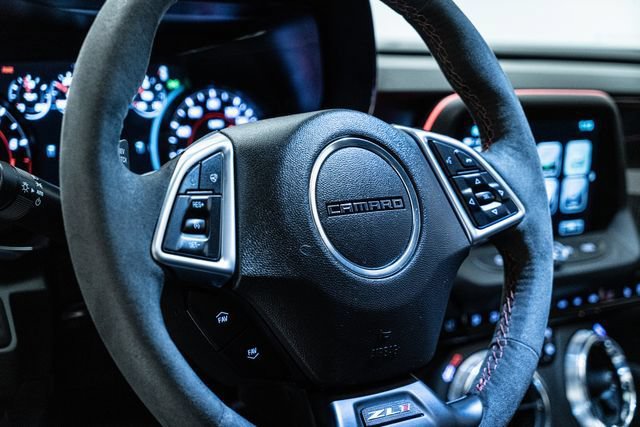 Used 2018 Chevrolet Camaro ZL1 RWD image 7