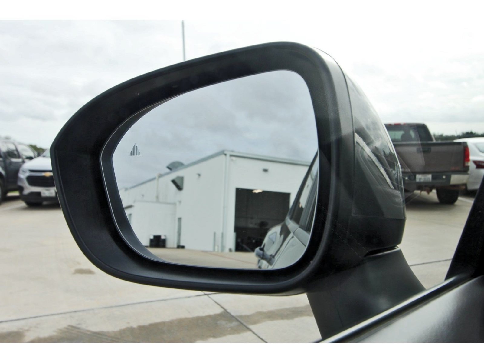 Used 2024 Nissan Rogue SV FWD image 11