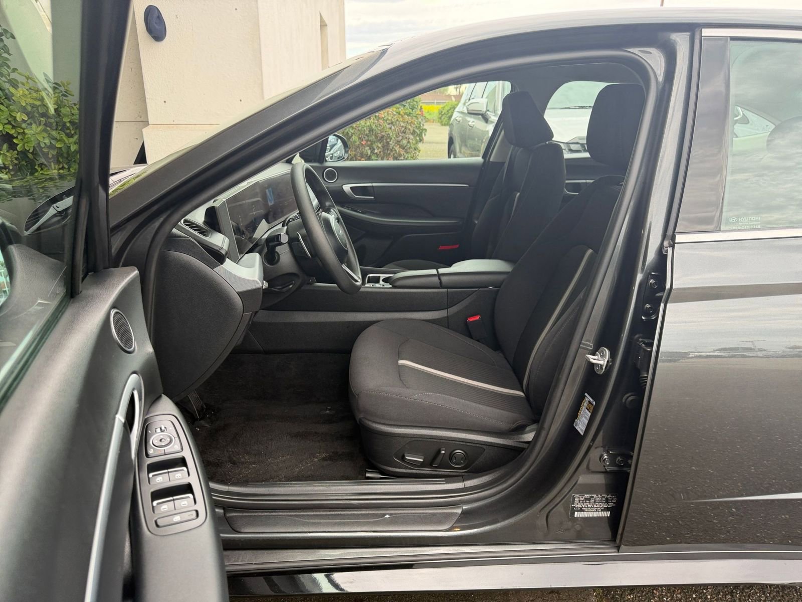 Used 2025 Hyundai Sonata SEL FWD image 28