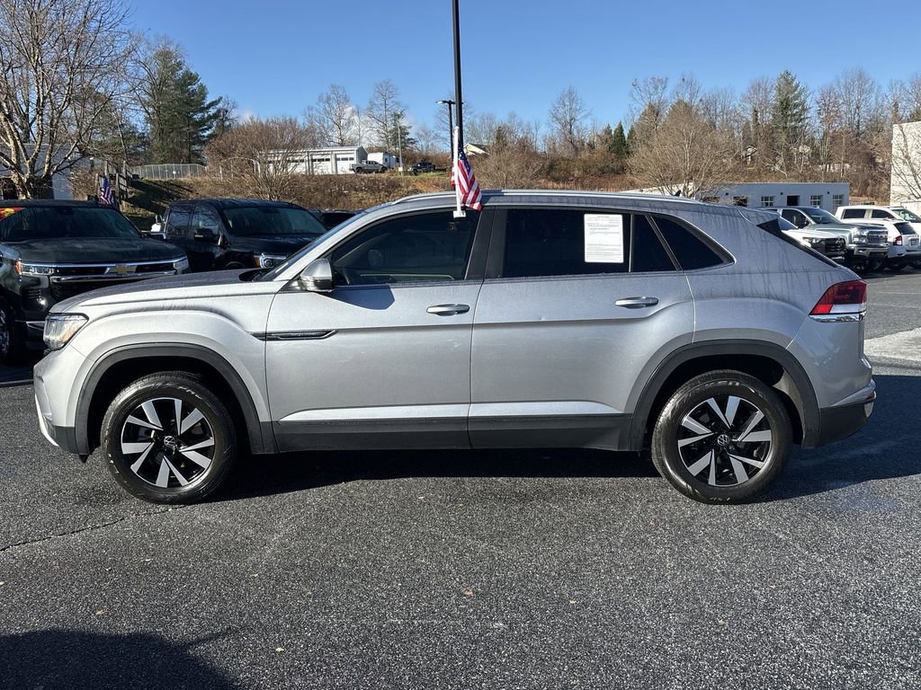 Used 2022 Volkswagen Atlas Cross Sport SE image 5