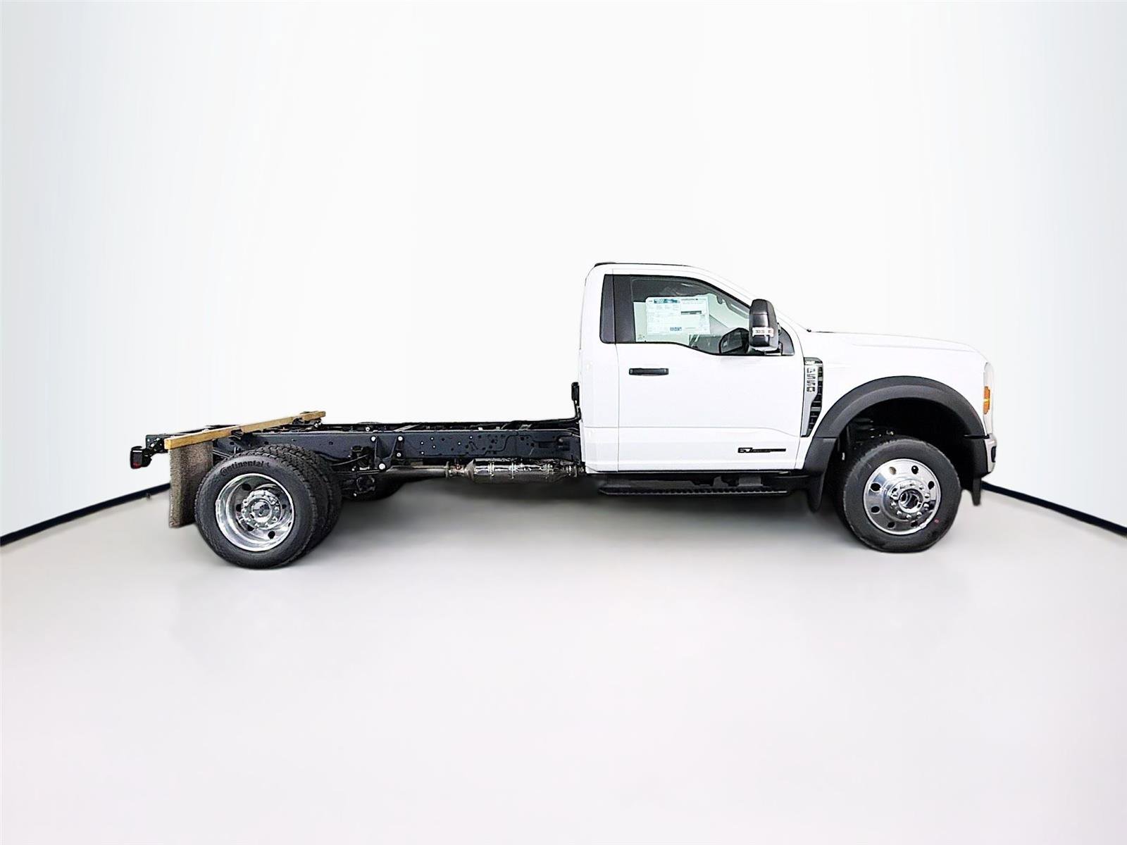 New 2026 Ford F550 4x4 Regular Cab Super Duty w/ XLT Value Package image 8