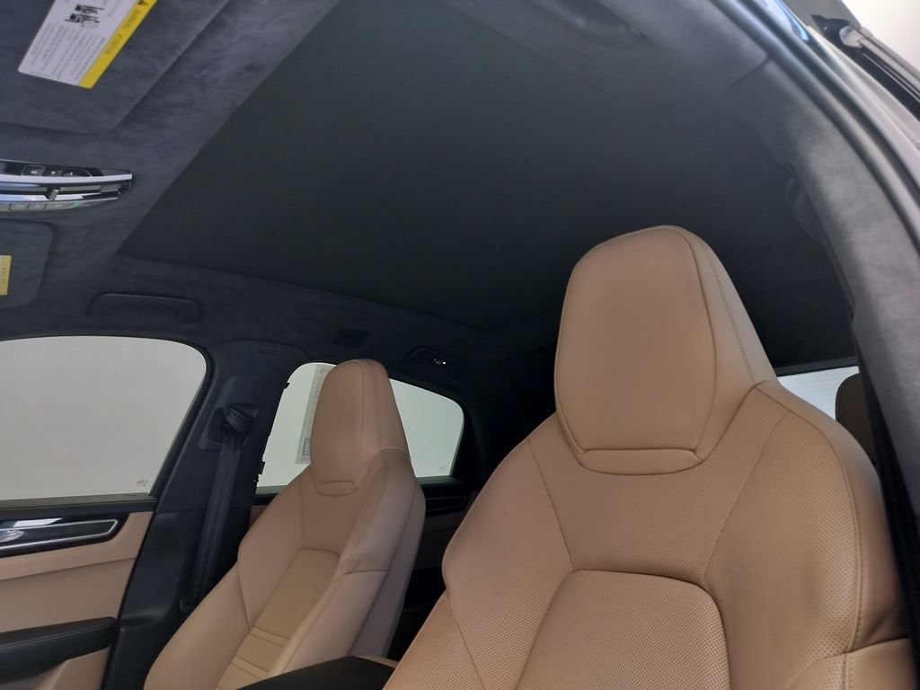 Certified 2023 Porsche Cayenne GTS AWD/4WD image 14