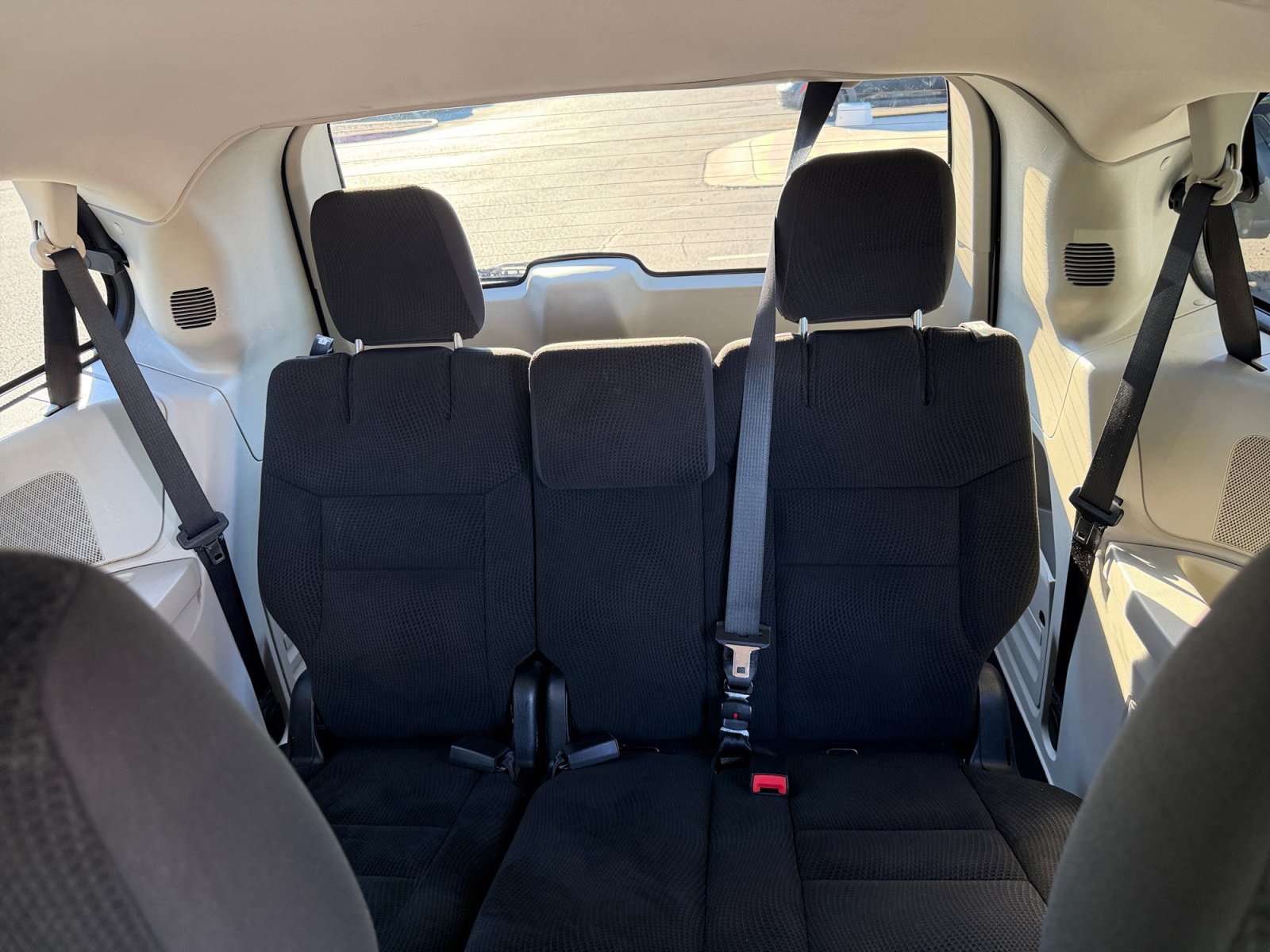 Used 2018 Dodge Grand Caravan SE w/ UConnect Hands-Free Group FWD image 27