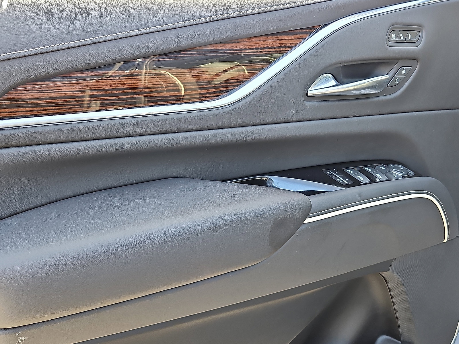 Used 2022 Cadillac Escalade Premium Luxury w/ LPO, Floor Liner Package image 12