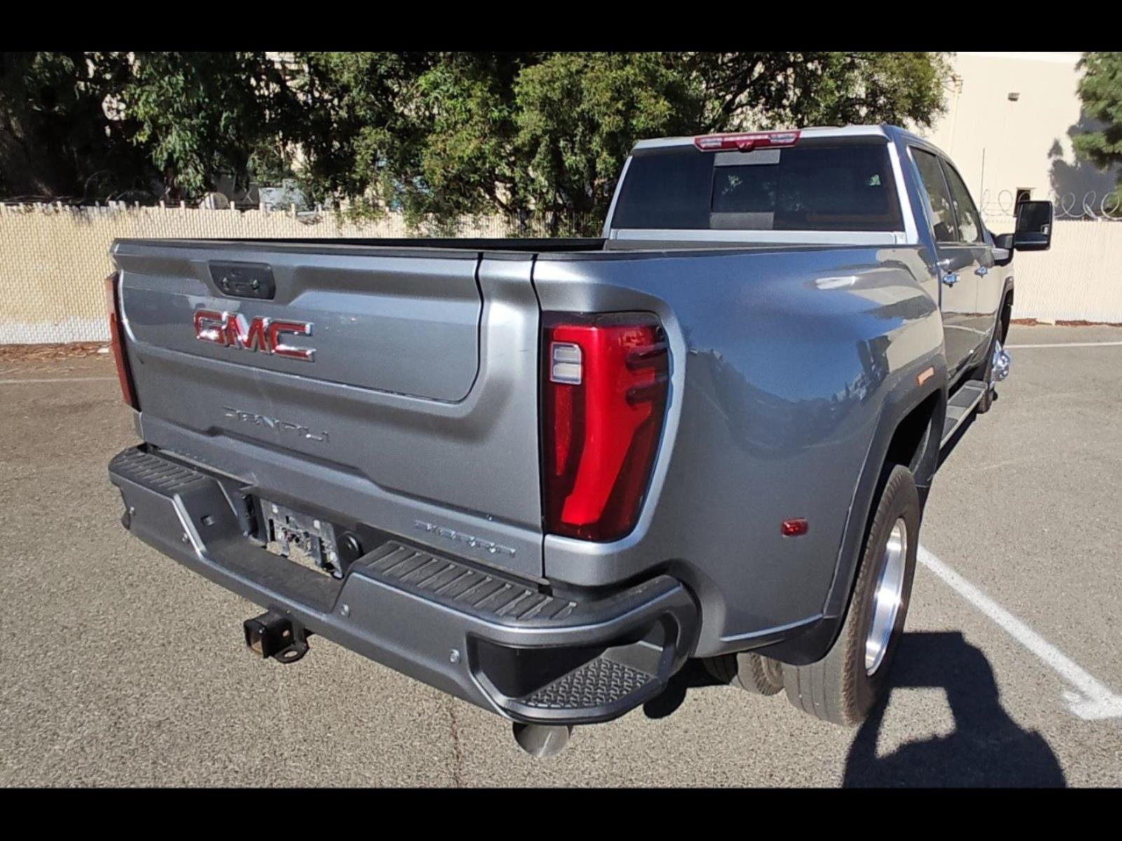 Used 2024 GMC Sierra 3500 Denali w/ Denali Reserve Package AWD/4WD image 24