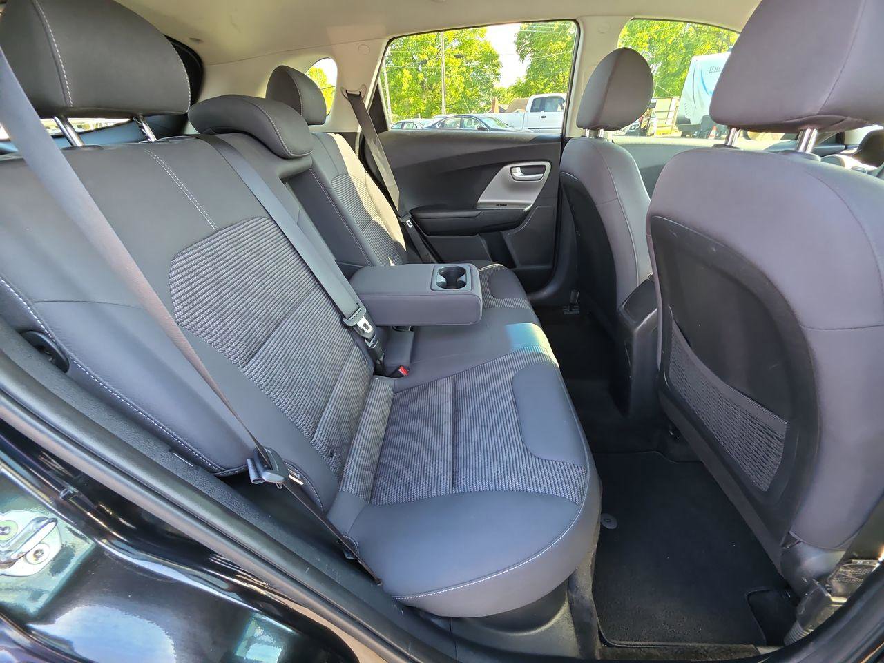 Used 2017 Kia Niro LX FWD image 7