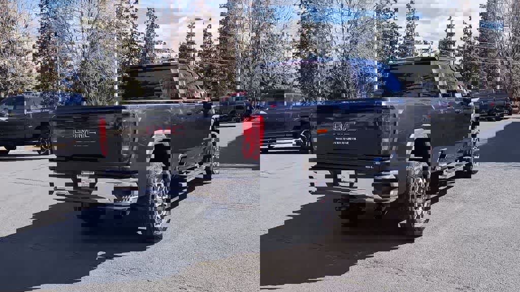 Used 2025 GMC Sierra 3500 SLE w/ SLE Value Package image 8