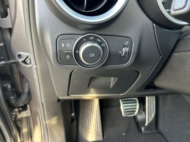 Used 2023 Alfa Romeo Stelvio Veloce image 17