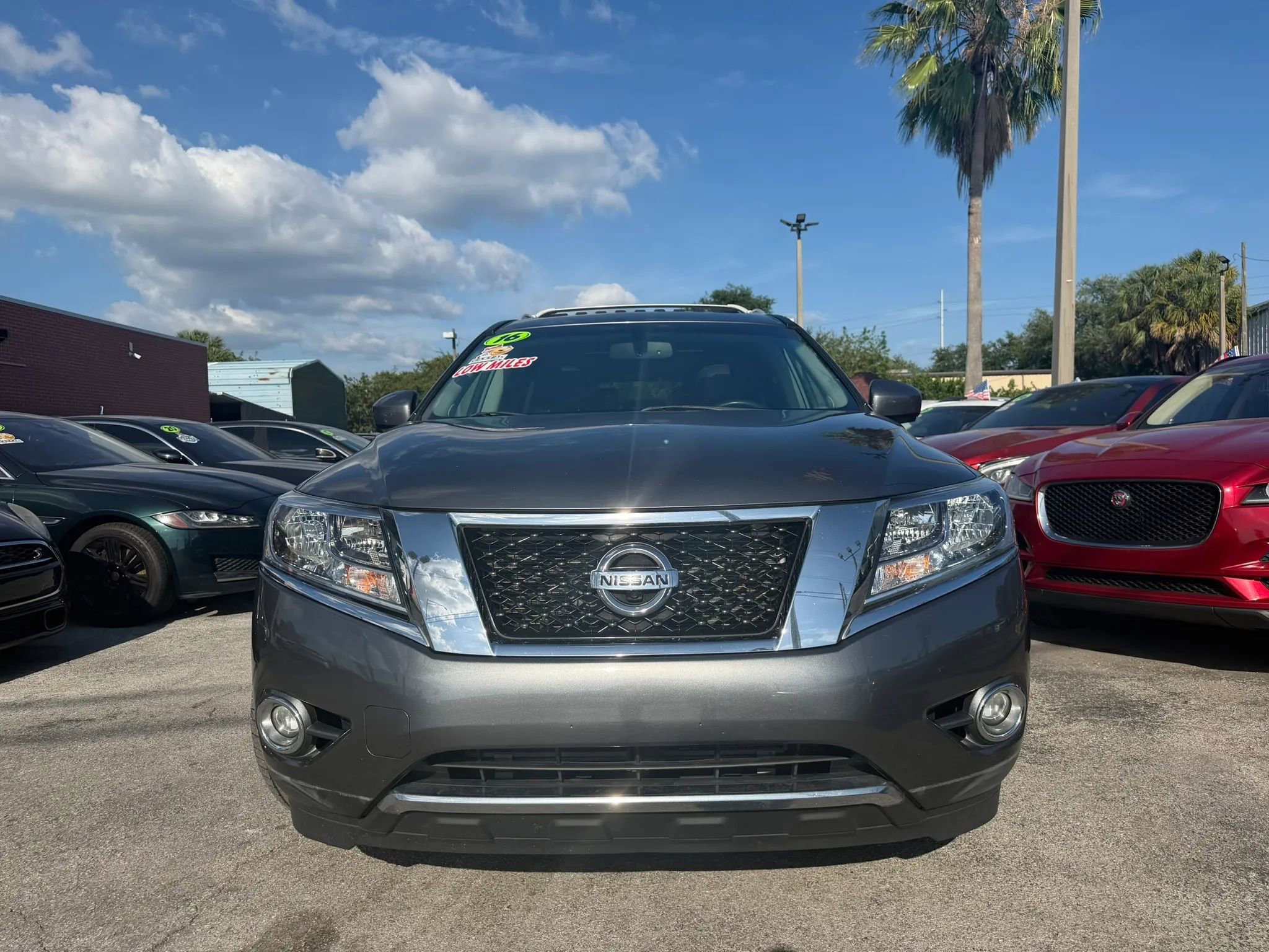 Used 2016 Nissan Pathfinder Platinum w/ Cargo Package AWD/4WD image 2