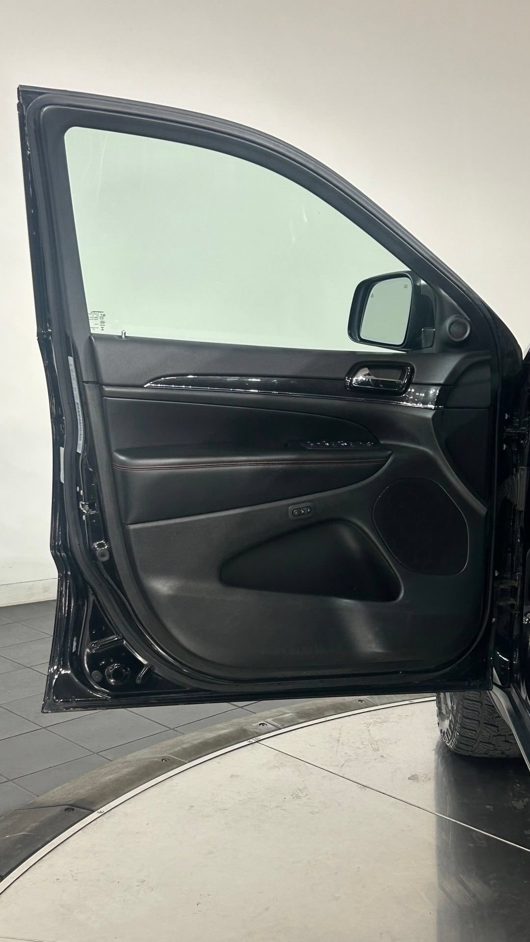 Used 2019 Jeep Grand Cherokee Trailhawk AWD/4WD image 37