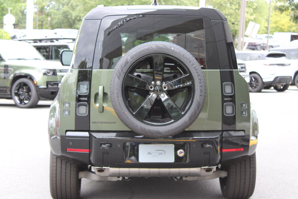 New 2026 Land Rover Defender 110 X-Dynamic SE AWD/4WD image 4