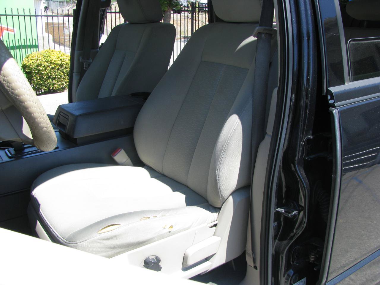 Used 2010 Ford Expedition XLT AWD/4WD image 10