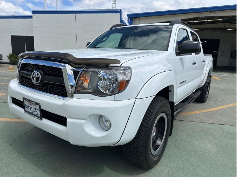Used 2011 Toyota Tacoma 4x4 Double Cab w/ TRD Off-Road Pkg w/JBL Audio image 3