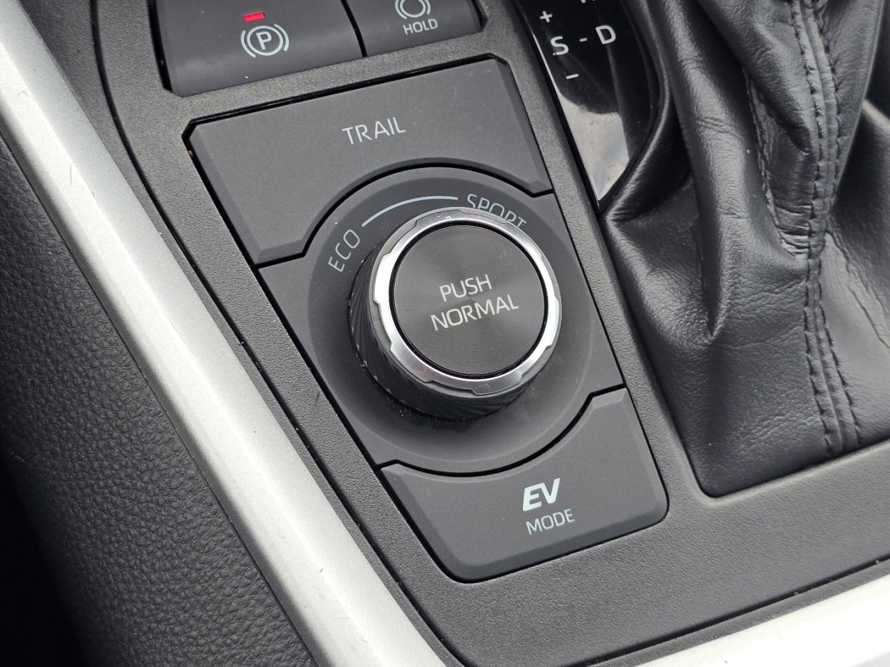 Used 2023 Toyota RAV4 AWD Hybrid image 7