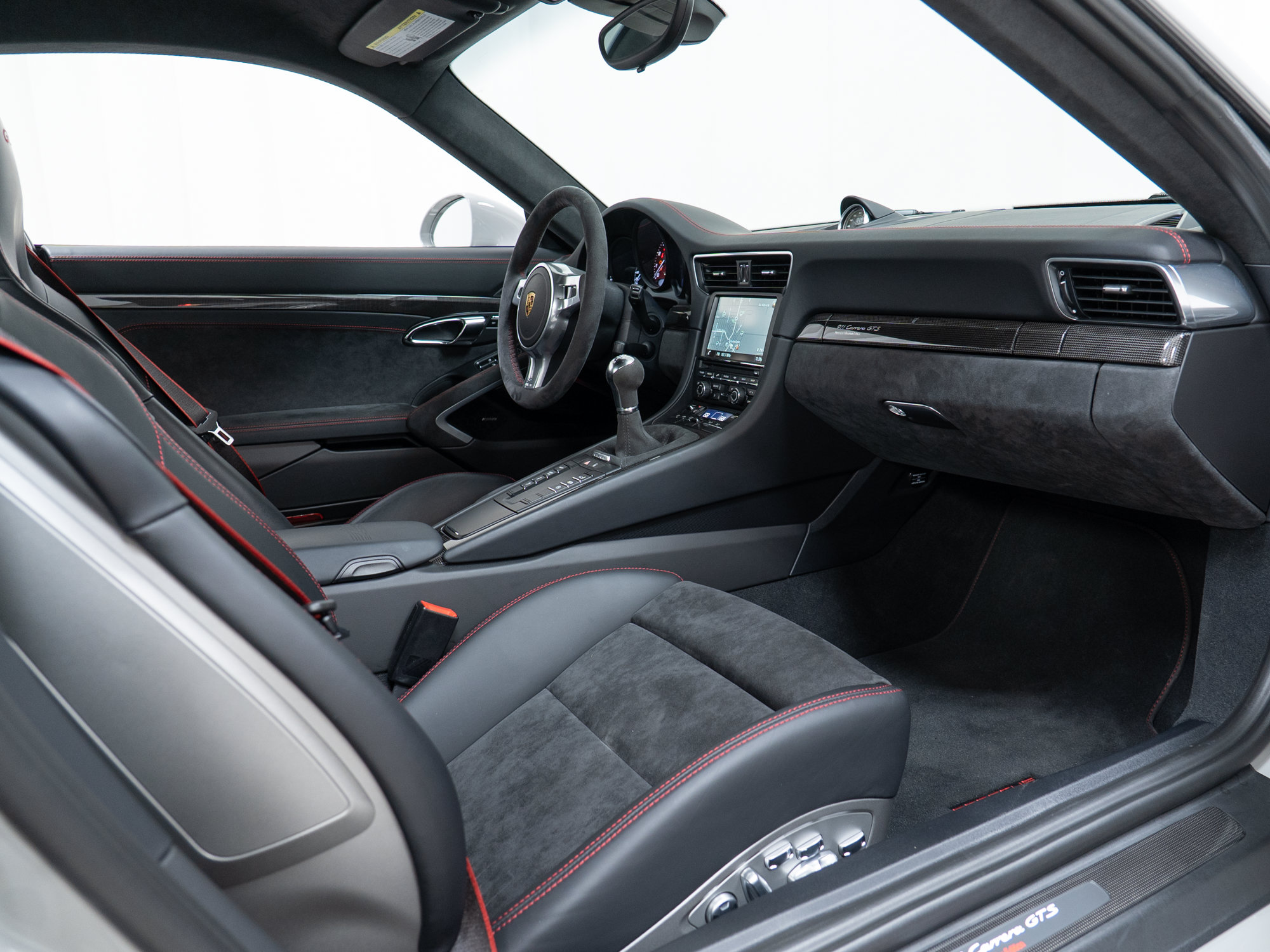 Certified 2016 Porsche 911 Carrera GTS RWD image 41