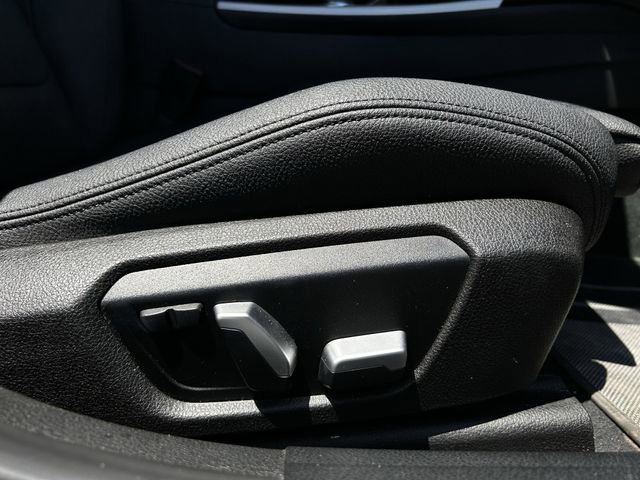 Used 2017 BMW 320i Sedan RWD image 29