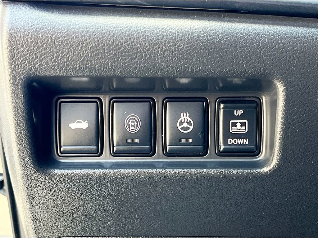 Used 2022 Nissan Maxima Platinum w/ Sport Mat Group FWD image 10