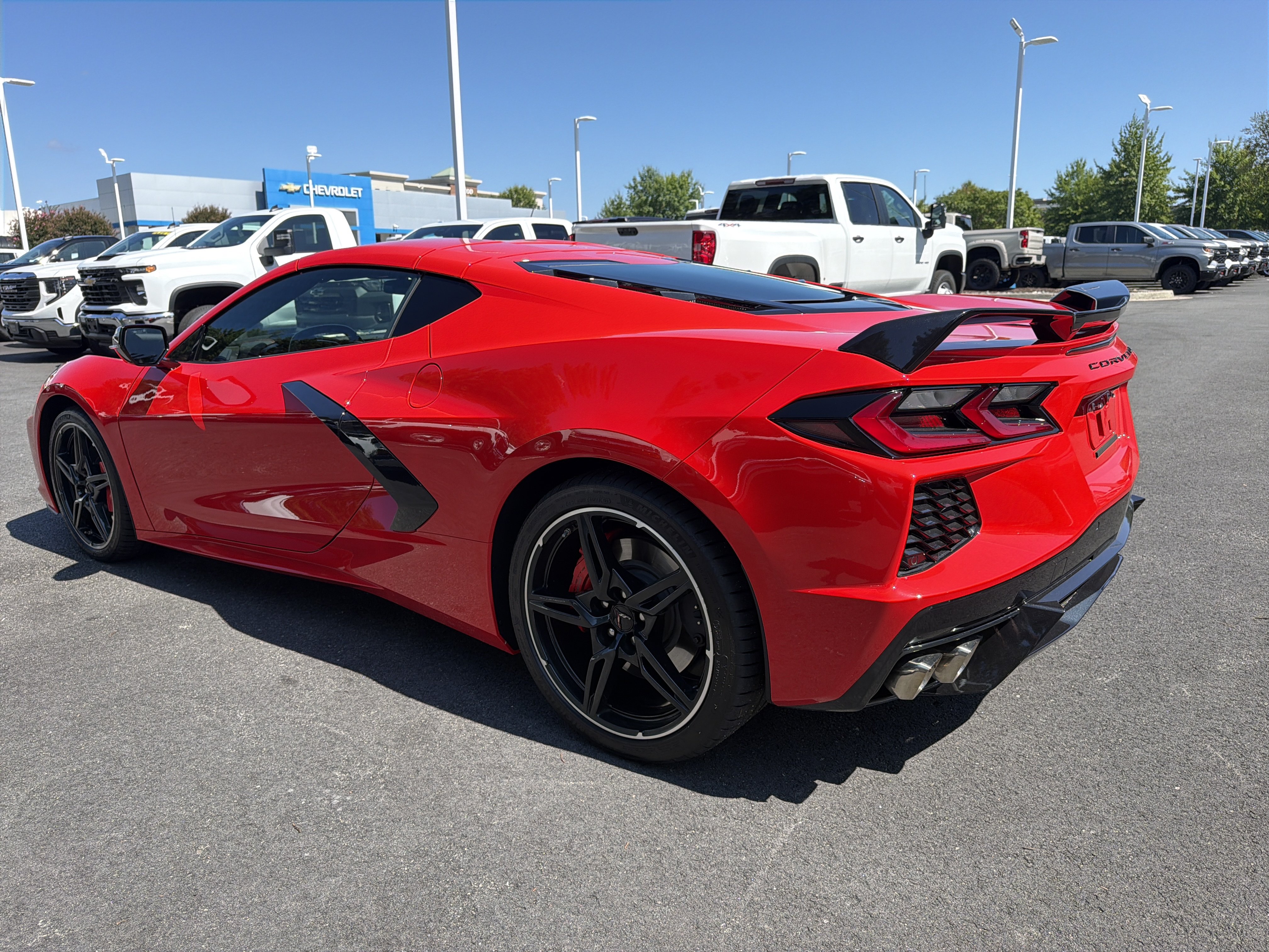 Used 2022 Chevrolet Corvette Stingray Coupe w/ Z51 Performance Package RWD image 8