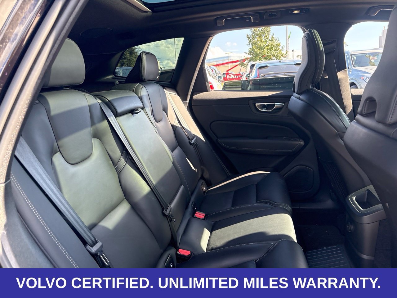 Certified 2025 Volvo XC60 T8 Ultra w/ Climate Package AWD/4WD image 14
