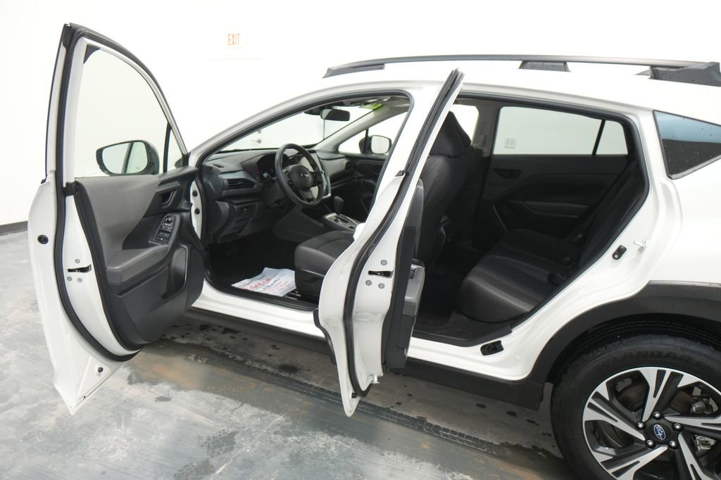 Used 2025 Subaru Crosstrek 2.0i Premium image 23