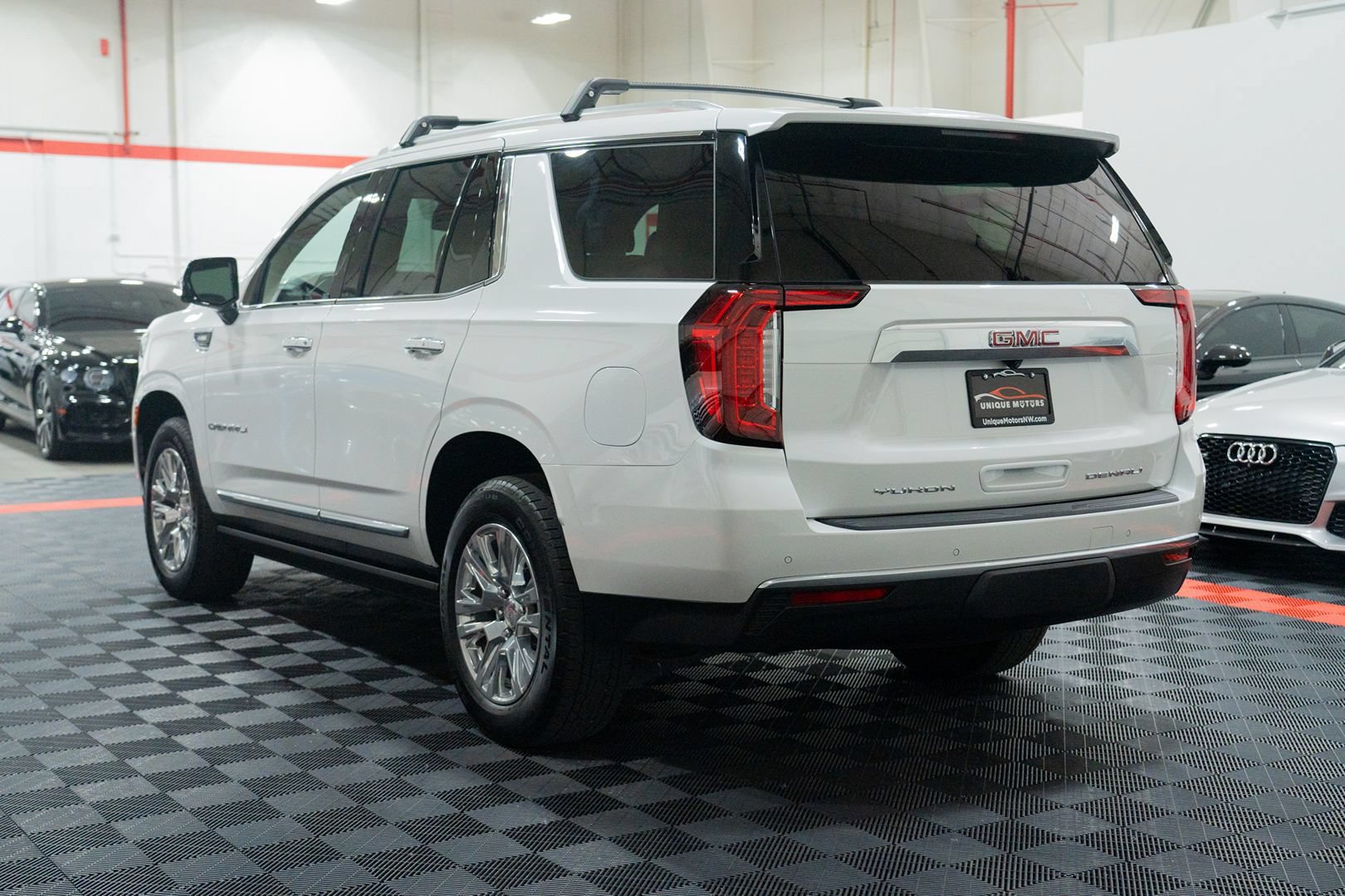 Used 2024 GMC Yukon Denali AWD/4WD image 4