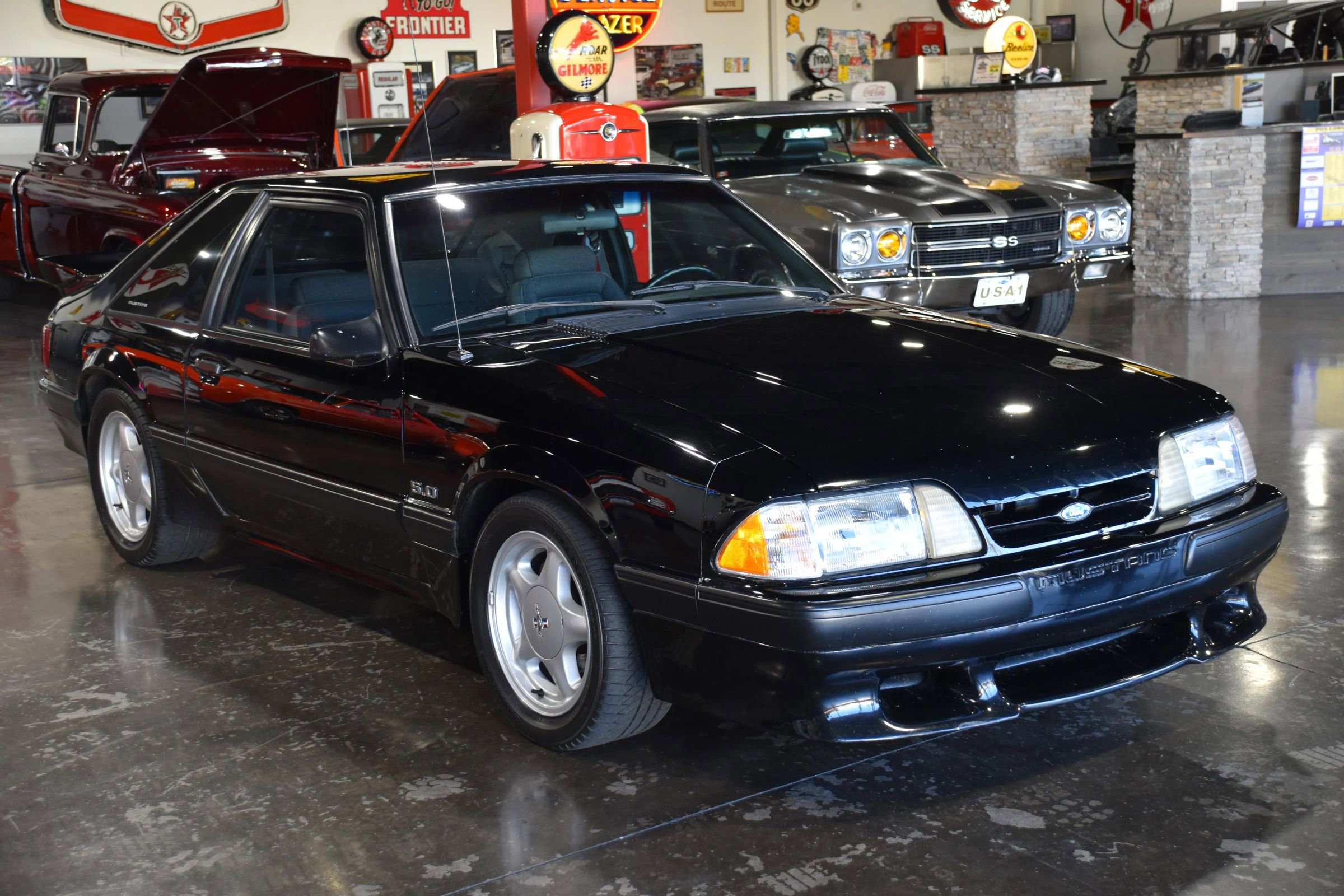 Used 1991 Ford Mustang LX RWD image 2