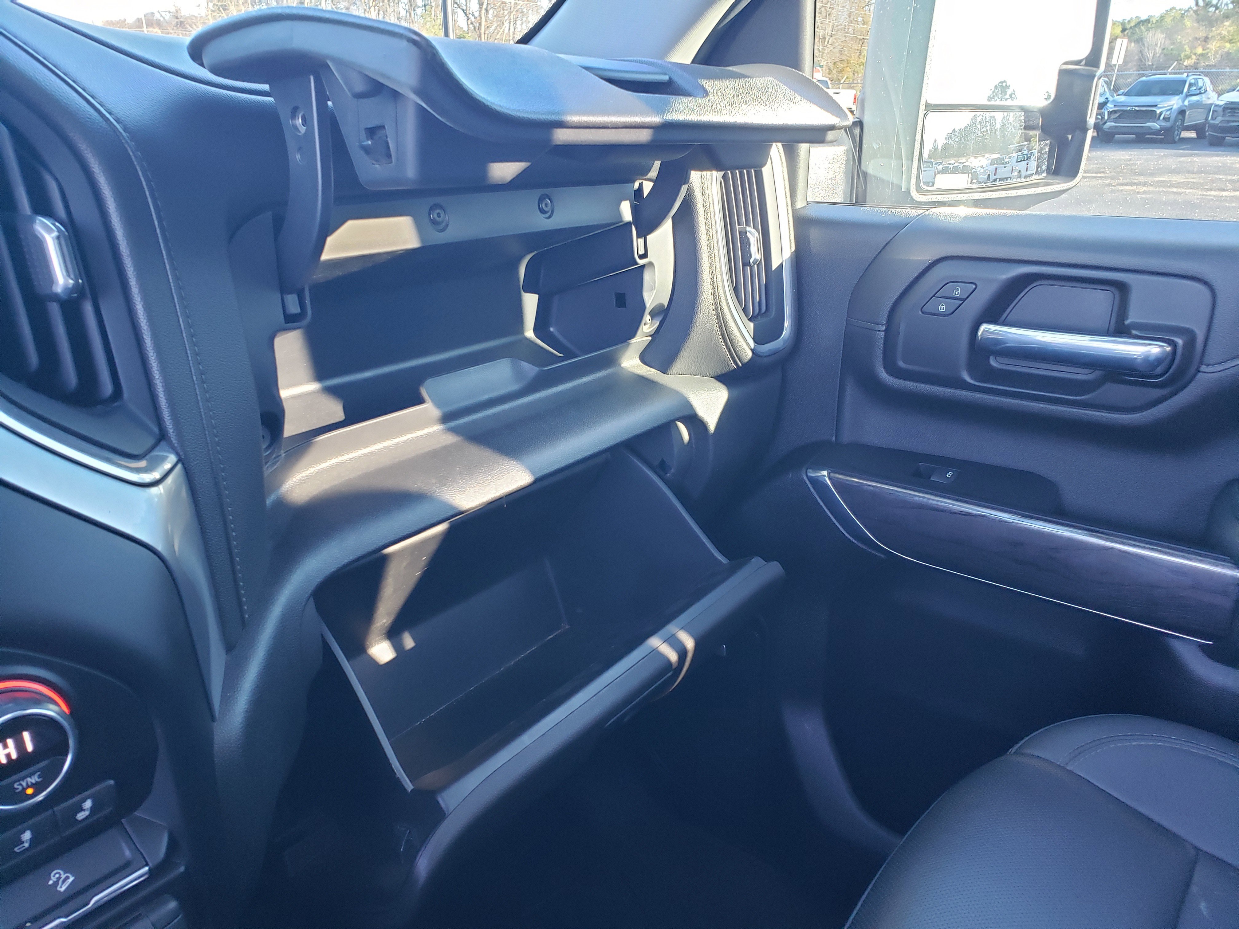 Used 2022 Chevrolet Silverado 2500 LTZ w/ LTZ Premium Package image 25