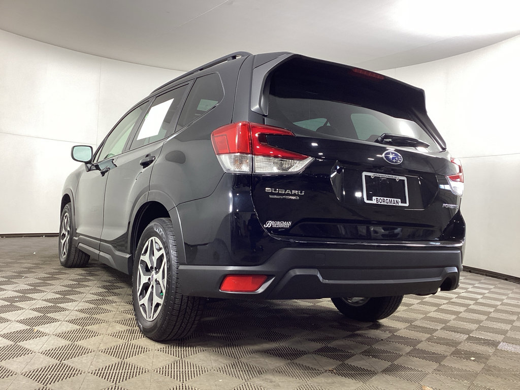 Used 2023 Subaru Forester Premium image 4